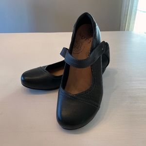 Taos Women's Mambo Black Mary Jane Shoes US Size 7.5‎
